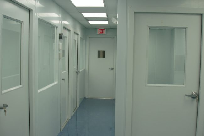 Clean room wall system